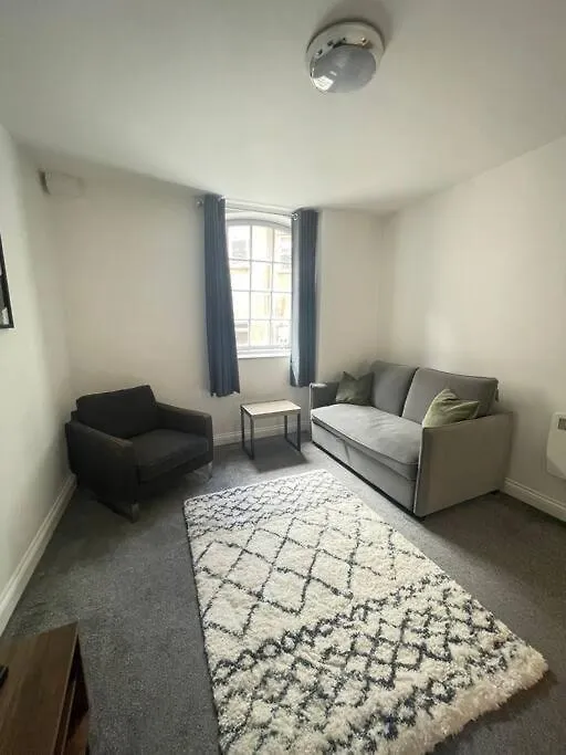 2 The Courtyard - Apartment For Business, Leisure Or Relocation Exeter