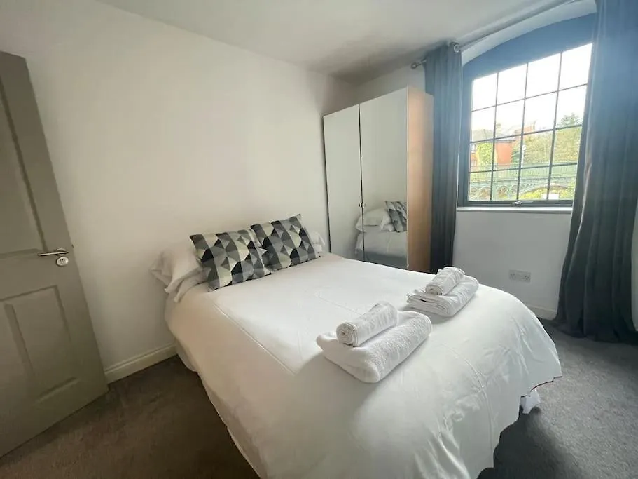2 The Courtyard - Apartment For Business, Leisure Or Relocation Exeter 0*,  United Kingdom